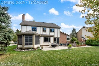 1574 Devonshire Dr in Troy, MI - Building Photo - Building Photo