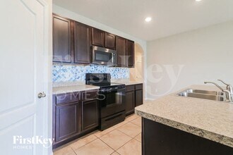 401 Panda Pl in Davenport, FL - Foto de edificio - Building Photo