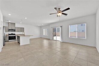 4567 Merlot Hls Ave in Las Vegas, NV - Building Photo - Building Photo