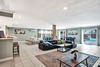 5415 Harrison St in Hollywood, FL - Building Photo - Building Photo