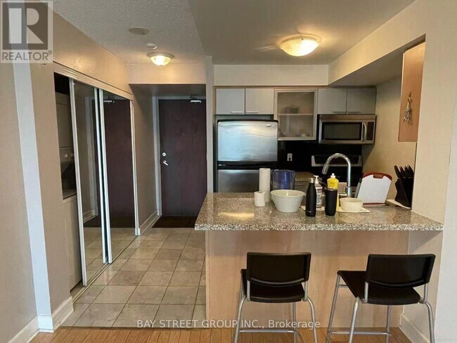 18 Harrison Garden Blvd in Toronto, ON - Building Photo - Building Photo