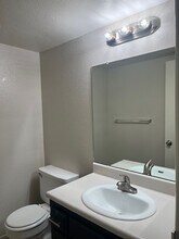 817 Quail Ln in Bakersfield, CA - Building Photo - Building Photo