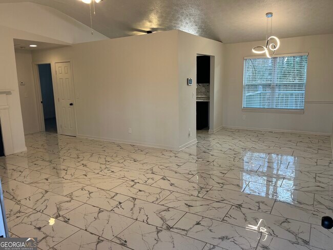 507 Lakeshore Dr in Stockbridge, GA - Building Photo - Building Photo