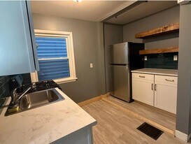 442 Broadway, Unit 442 Broadway #1 in Rensselaer, NY - Building Photo