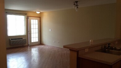 603 Silverstone Dr in Carpentersville, IL - Foto de edificio - Building Photo