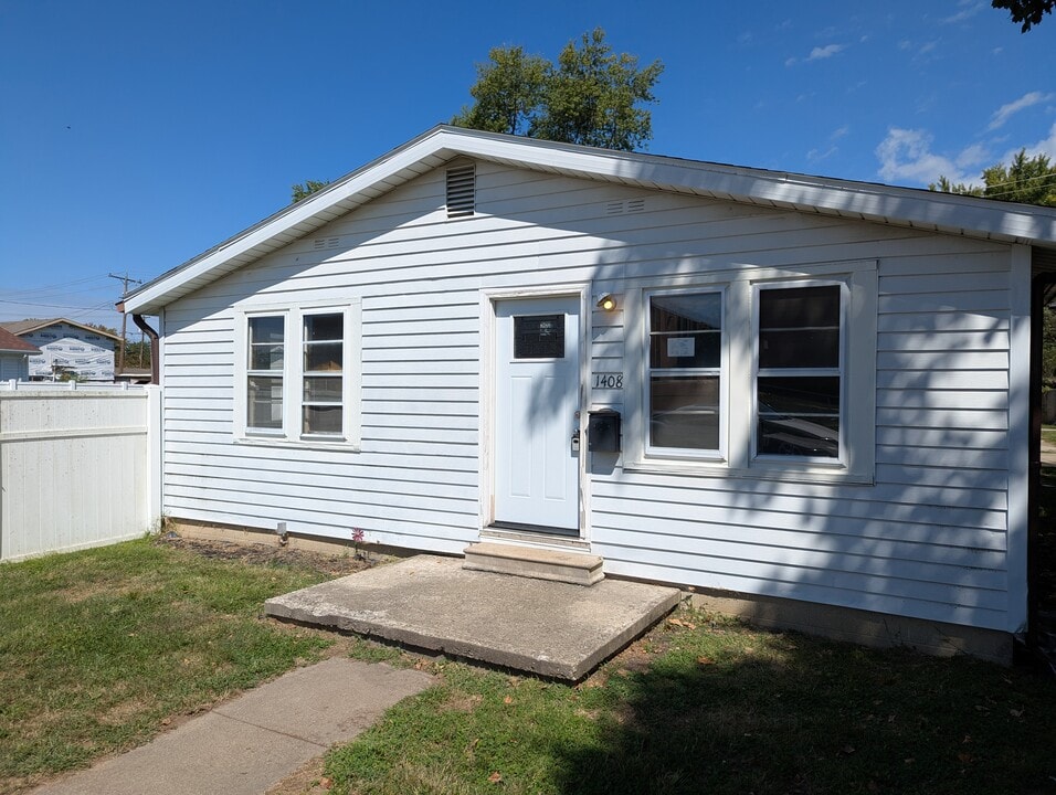 1408 Holland St, Unit 1 in Noblesville, IN - Building Photo
