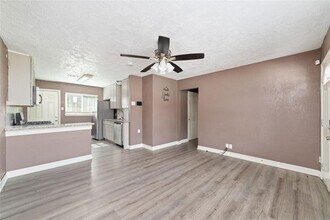 9333 Fairland Dr in Houston, TX - Building Photo - Building Photo