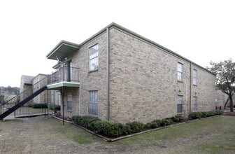 Colonial Hills in Dallas, TX - Foto de edificio - Building Photo