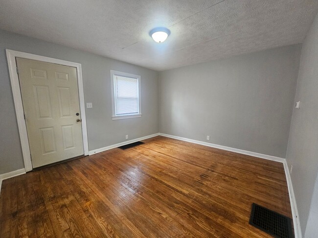 2710 E 10th St in Anderson, IN - Building Photo - Building Photo