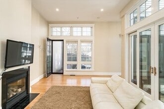 15 Valentine St, Unit #15 in Cambridge, MA - Building Photo - Building Photo