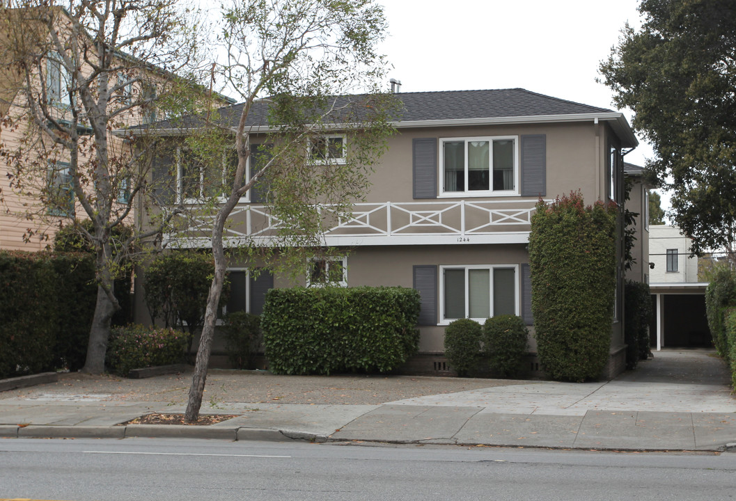 1244 El Camino Real in Burlingame, CA - Foto de edificio