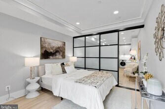 4014 Georgia Ave NW, Unit 1 BED 1 BATH MODERN in Washington, DC - Foto de edificio - Building Photo