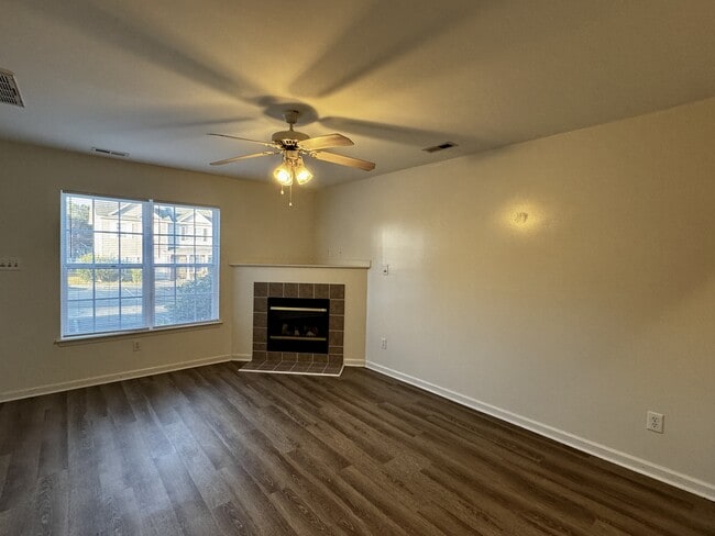 204 Meadowbrook Ln in Jacksonville, NC - Building Photo - Building Photo