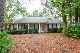 Ridgewood Court Home in Auburn, AL - Building Photo
