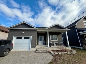 13 Meda St in St Thomas, ON - Building Photo