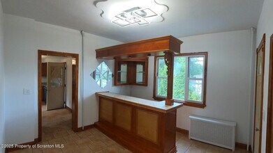 637 E Grant St in Olyphant, PA - Building Photo - Building Photo