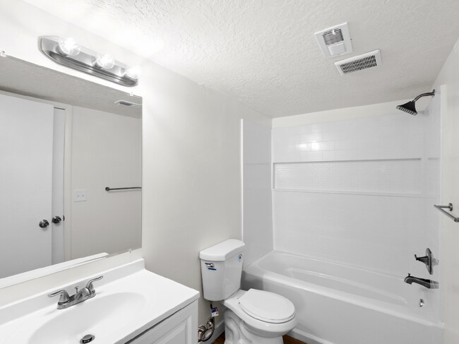 2498 Robin Rd in West Valley City, UT - Building Photo - Building Photo