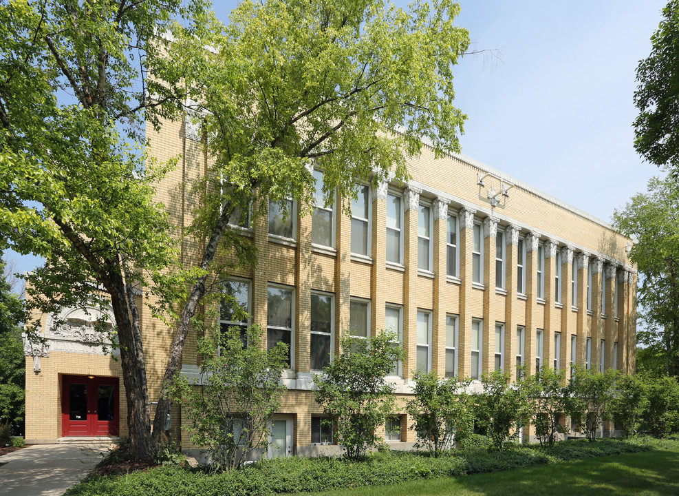 Lincoln School in Madison, WI - Building Photo