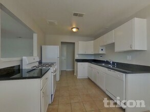 916 Jacobsen St, Unit 613 in Antioch, CA - Building Photo - Building Photo