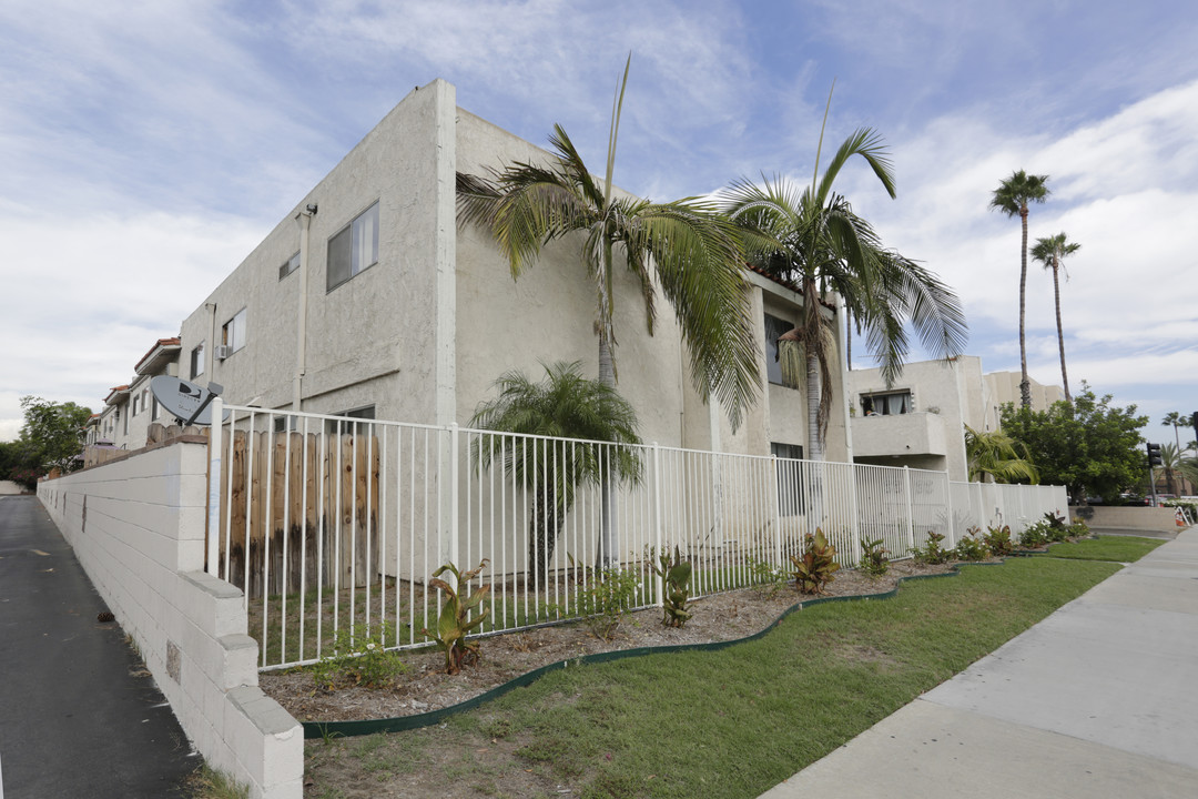 Courtyard Apartments in Garden Grove, CA - Foto de edificio