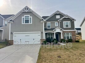 1135 Overlake Dr in Belmont, NC - Building Photo