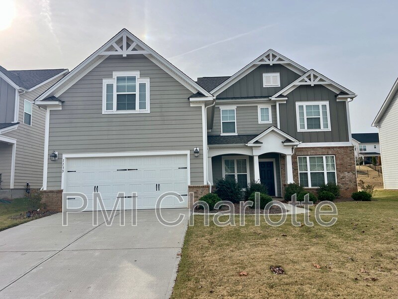 1135 Overlake Dr in Belmont, NC - Building Photo