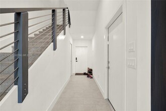 4441 NW 9th St. in Plantation, FL - Building Photo - Building Photo