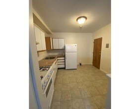 363 Hildreth St in Lowell, MA - Building Photo - Building Photo