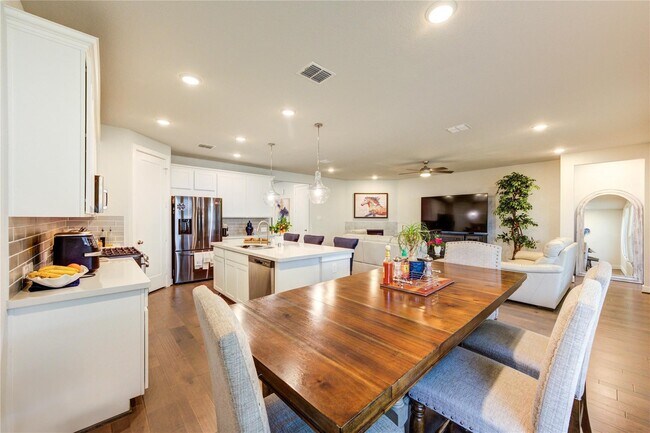 9210 Lair Cove Dr in Cypress, TX - Building Photo - Building Photo