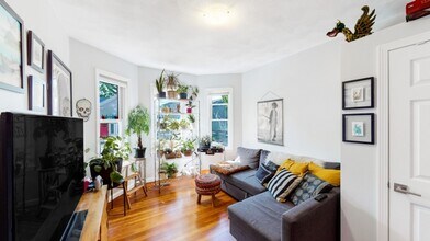 11 Partridge Ave, Unit 1 in Somerville, MA - Foto de edificio - Building Photo