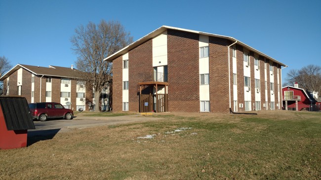 Oakwood Square Apartments in South Sioux City, NE - Building Photo - Other