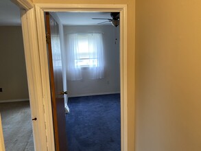 9891 Garvey Dr, Unit 1st floor in Philadelphia, PA - Foto de edificio - Building Photo