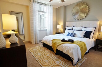 Current in San Diego, CA - Foto de edificio - Building Photo