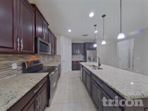 2316 Oxmoor Dr, Unit 324 in DeLand, FL - Building Photo - Building Photo