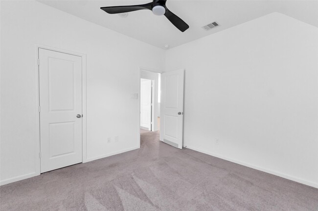 property at 1426 Northwood Blf Ln