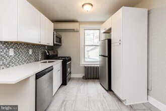 3503 Indian Queen Ln in Philadelphia, PA - Building Photo - Building Photo