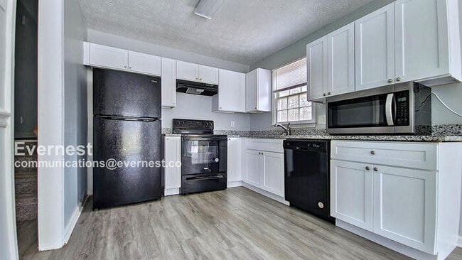 118 Blackhawk Trail in Dallas, GA - Building Photo - Building Photo