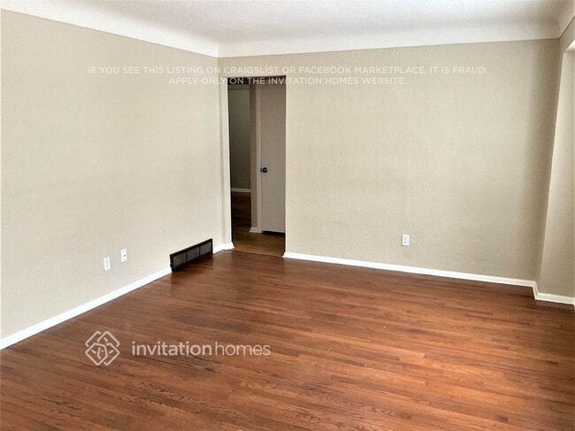 875 Iroquois Ave in St. Paul, MN - Foto de edificio - Building Photo