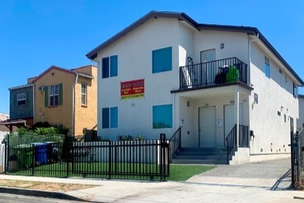 924 W 78th St in Los Angeles, CA - Building Photo