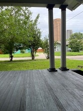 1409 N Austin St in Denton, TX - Foto de edificio - Building Photo