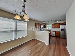 1347 Egret Ln in Greenwood, IN - Building Photo - Building Photo