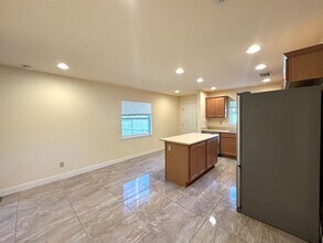 2525 Gowen St in Orlando, FL - Building Photo - Building Photo