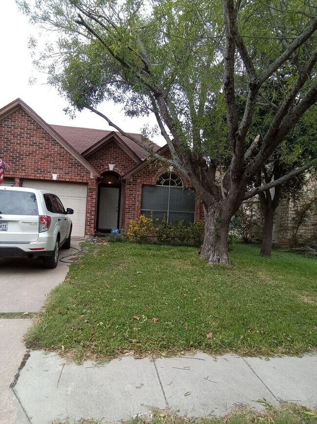 property at 1304 Garden Path Dr