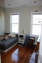 148 Hillside St, Unit 3 in Boston, MA - Foto de edificio - Building Photo