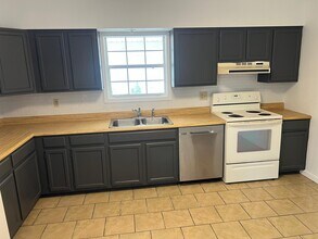 111 Paint Rock Ferry Rd, Unit A in Kingston, TN - Foto de edificio - Building Photo