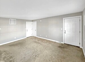 1420 S 14th St in St. Charles, IL - Building Photo - Building Photo