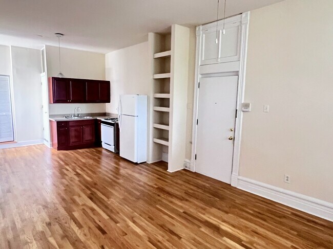2148 N Halsted St in Chicago, IL - Building Photo - Building Photo