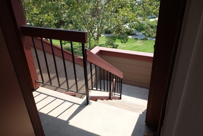 215 E Warren Common in Fremont, CA - Building Photo - Building Photo