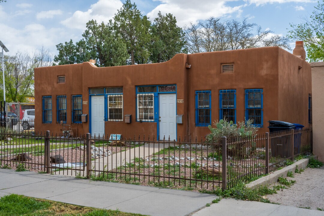 2132 & 2134 Gold Ave SE in Albuquerque, NM - Foto de edificio