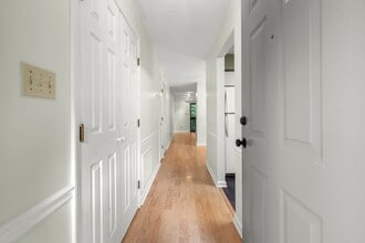 1905 Abbey Cir in Asheville, NC - Building Photo - Building Photo